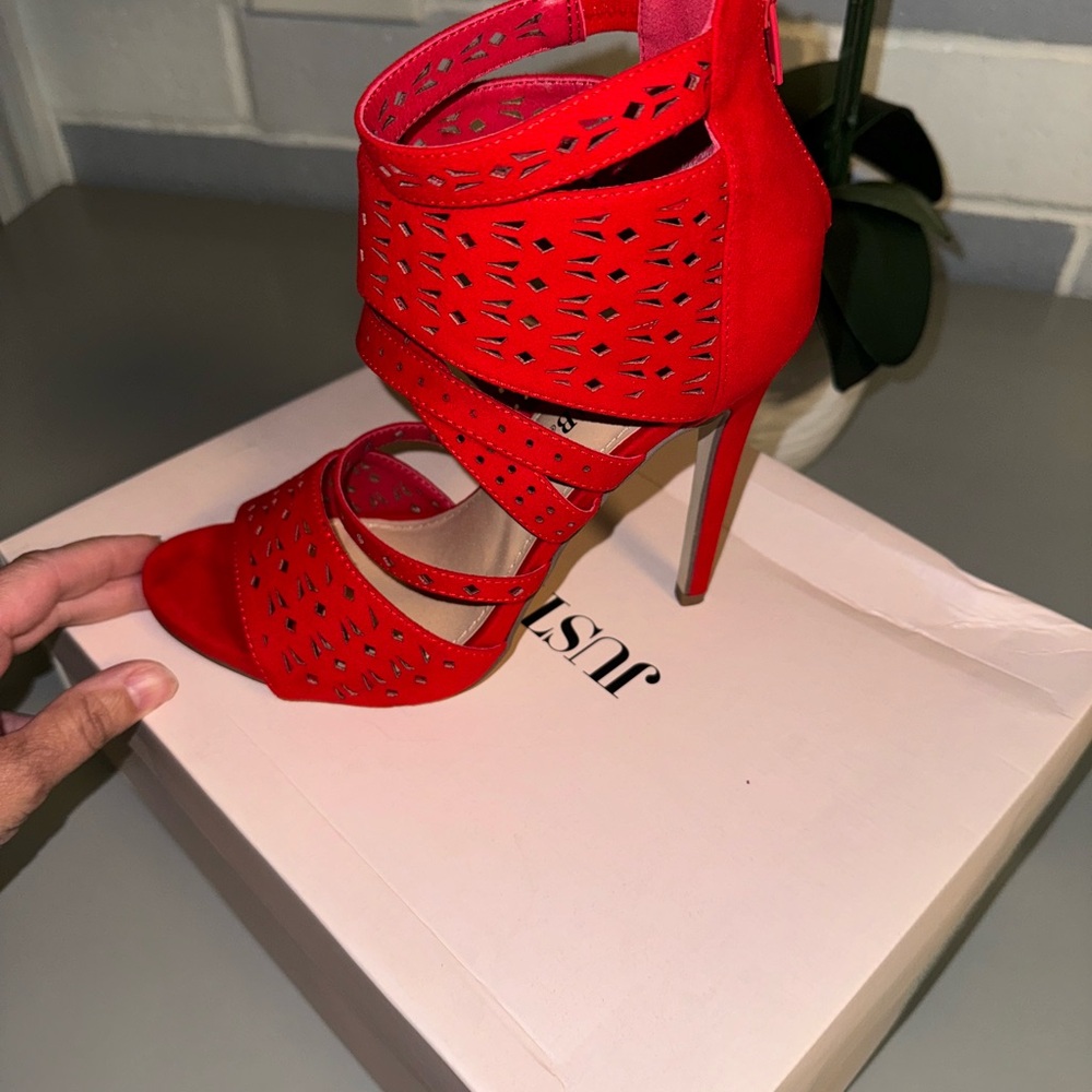 Heels - Picture 3 of 7